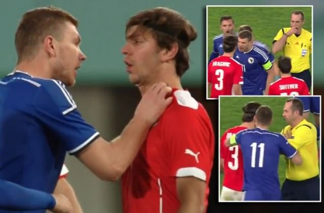 Dzeko Cekik Leher Dragovic pada Laga Persahabatan Bosnia - Austria